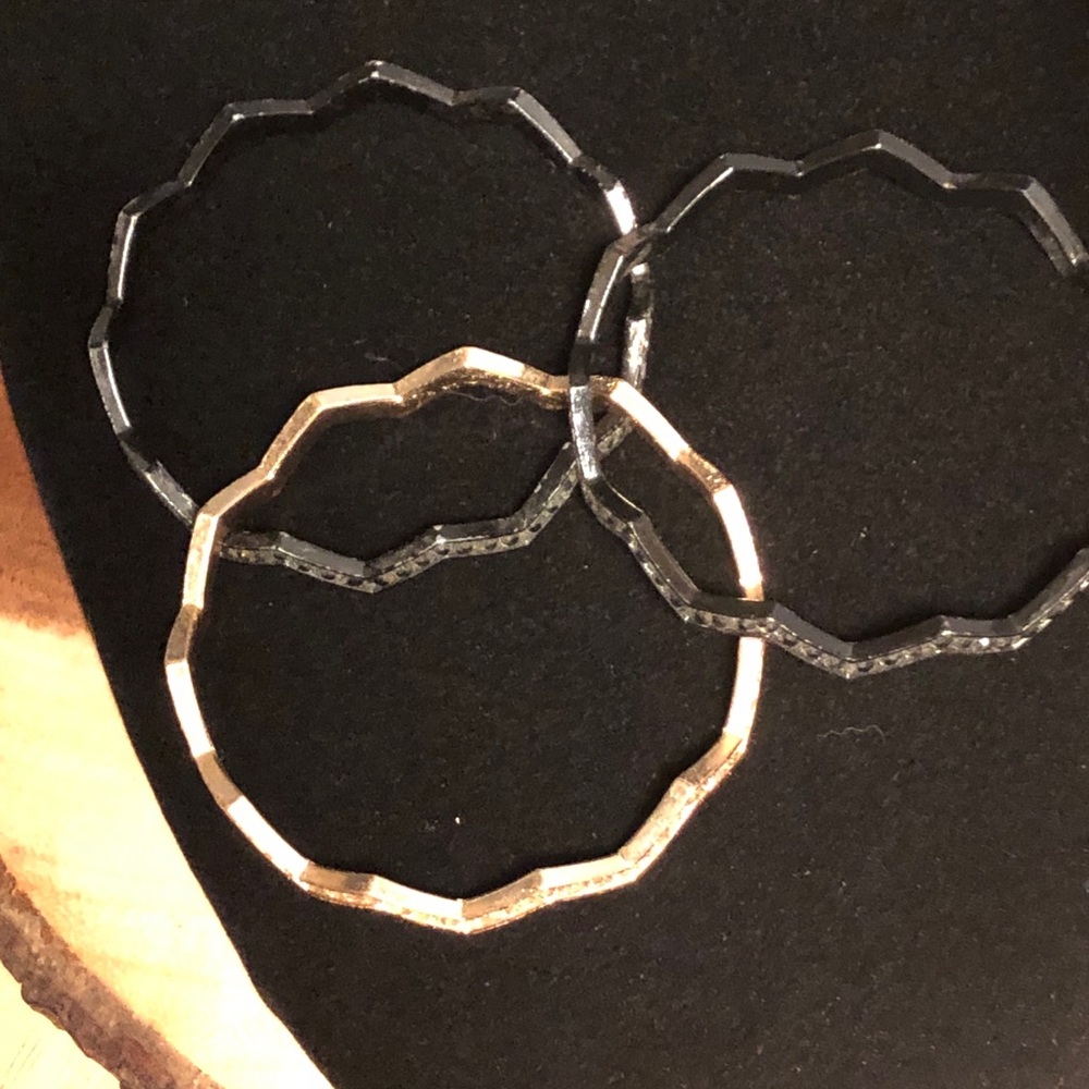 NWT Black and Gold 3-pc Bangle set - Picture 5 of 12